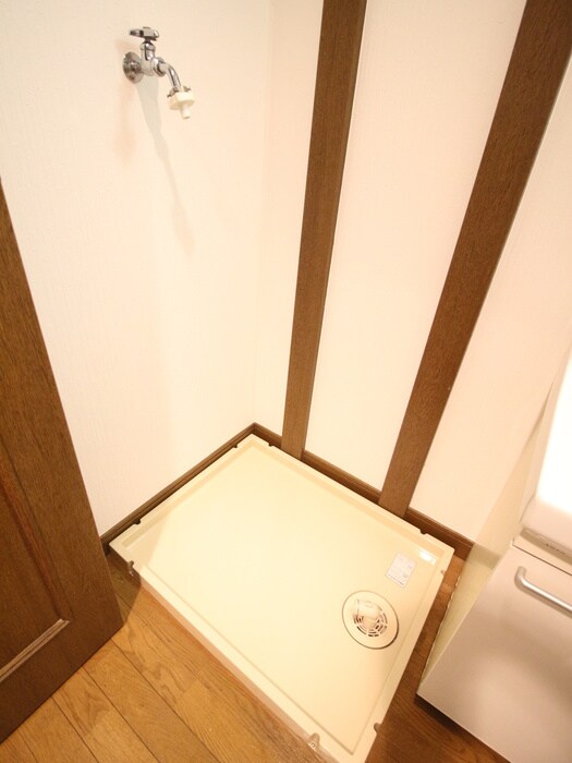 物件内観写真15　(洗濯機置場)