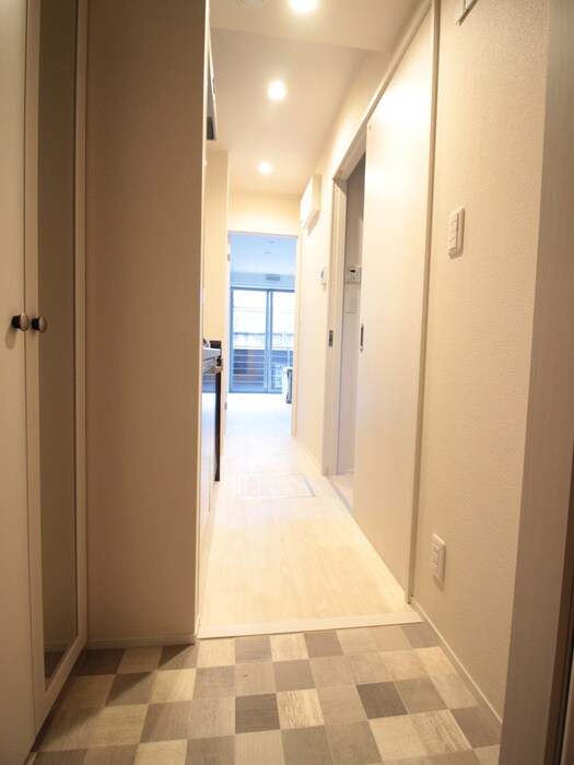 物件内観写真7　(玄関)