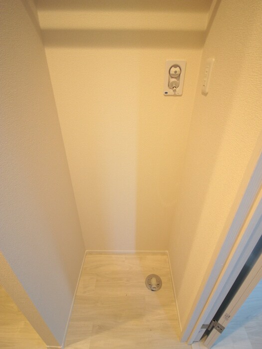 物件内観写真13　(洗濯機置場)