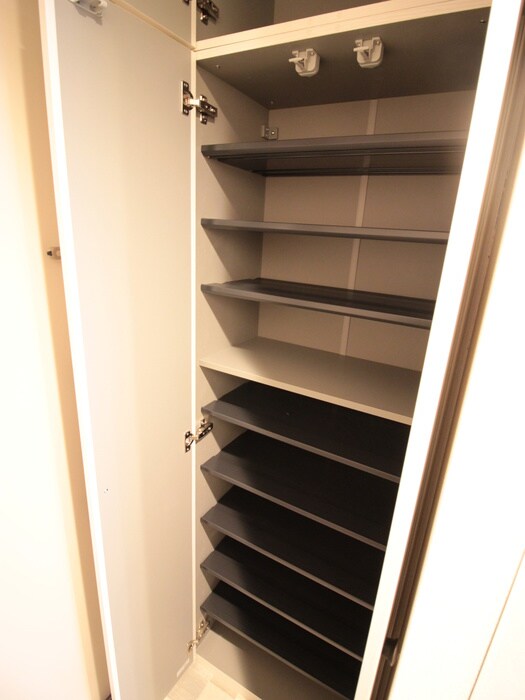 物件内観写真17　(靴箱)