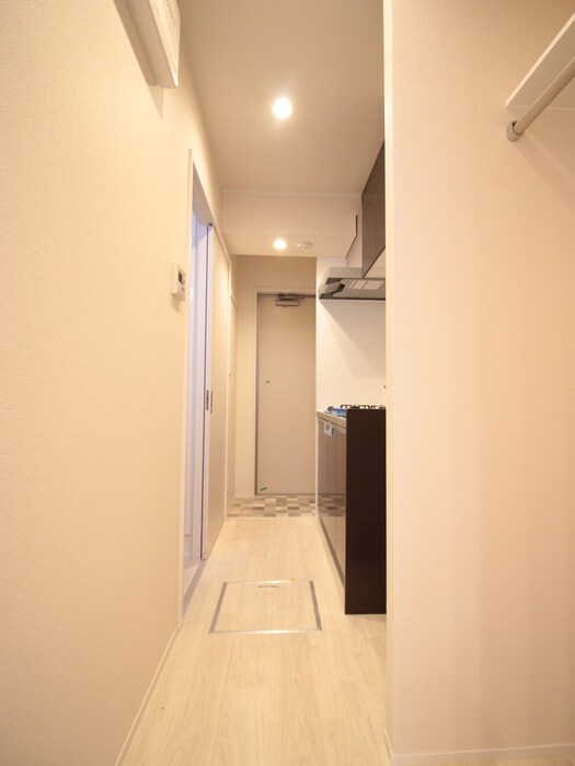 物件内観写真19　(廊下)