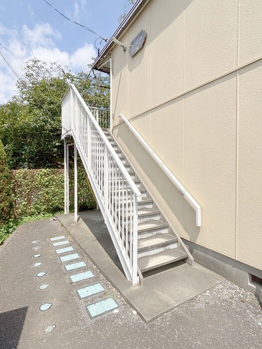 物件外観写真4　(エントランス部分)