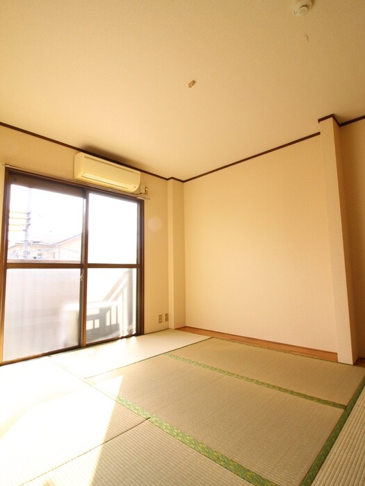 物件内観写真8　(居室)