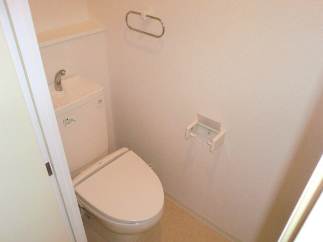 物件内観写真6　(トイレ)