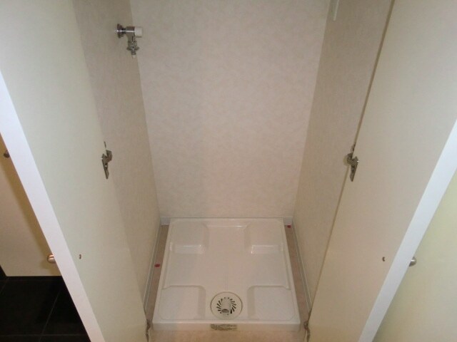 物件内観写真7　(洗濯機置場)