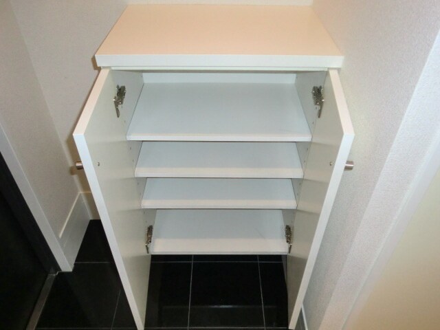 物件内観写真8　(収納)