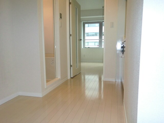 物件内観写真13　(廊下)