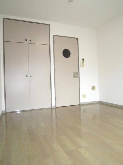 物件内観写真4　(居室)