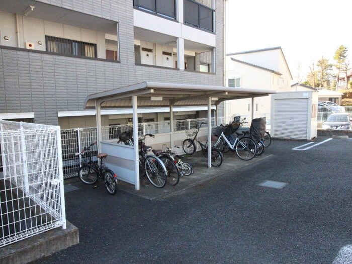 物件外観写真6　(駐輪場)