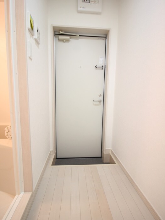 物件内観写真18　(玄関)