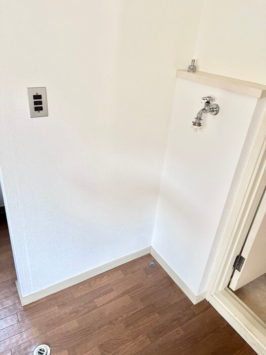 物件内観写真14　(洗濯機置場)