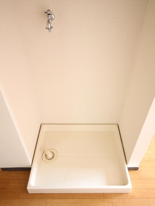 物件内観写真12　(洗濯機置場)