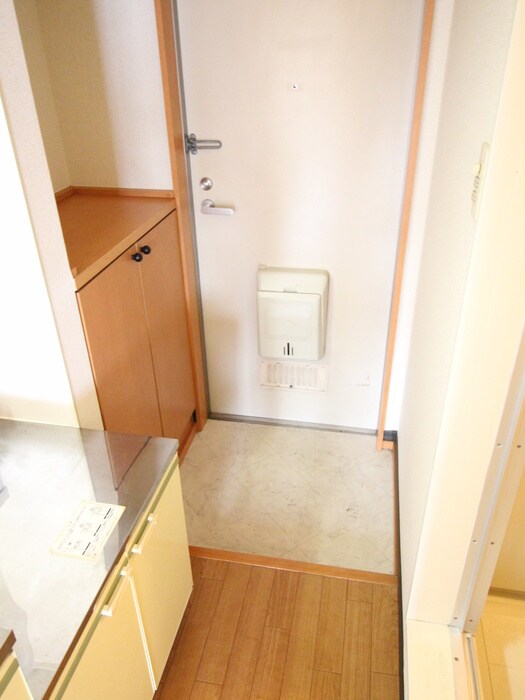 物件内観写真16　(玄関)