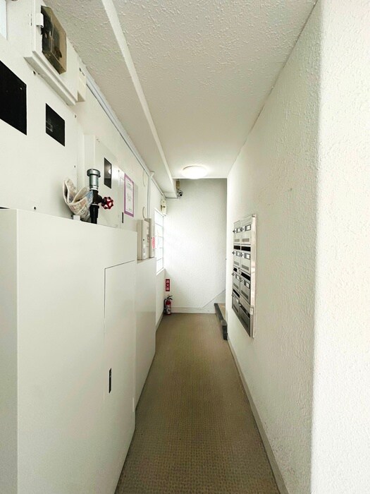 物件外観写真4　(エントランス部分)