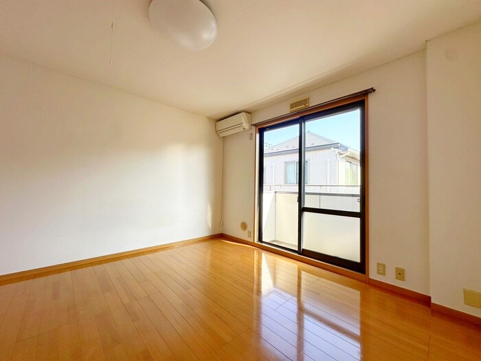 物件内観写真4　(居室)