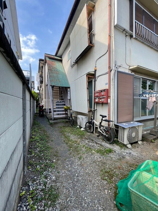 物件外観写真3　(エントランス部分)