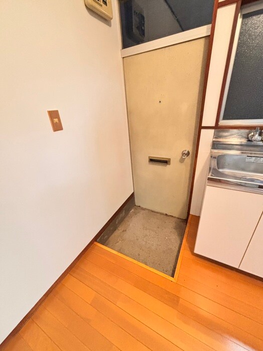 物件内観写真19　(玄関)