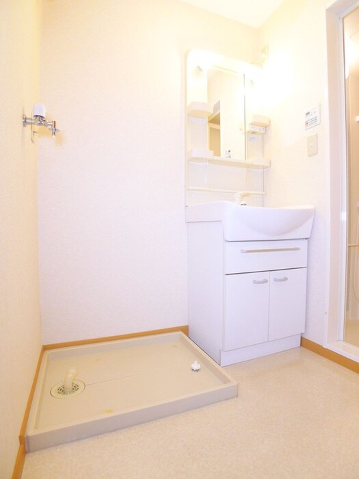 物件内観写真15　(洗濯機置場)