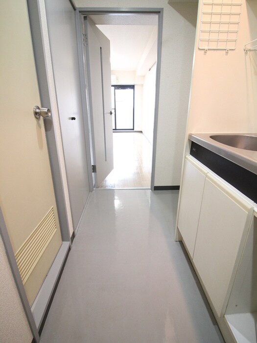 物件内観写真17　(廊下)