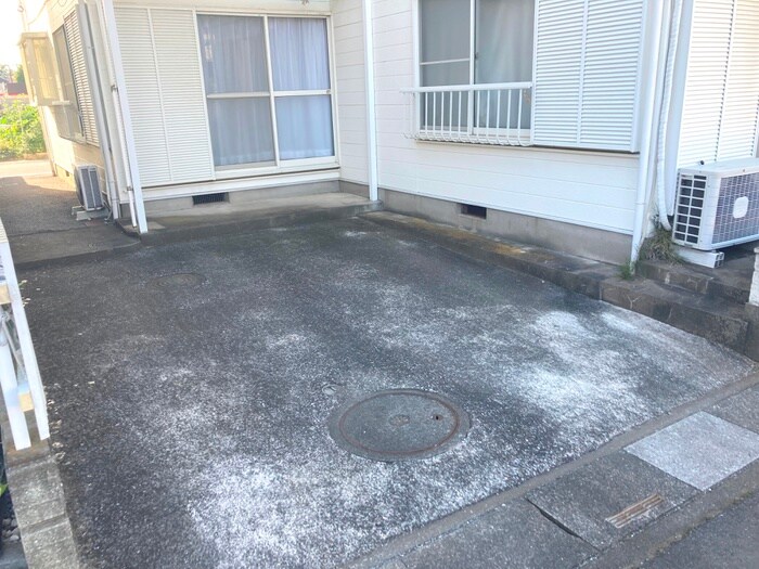 物件外観写真4　(駐車場)