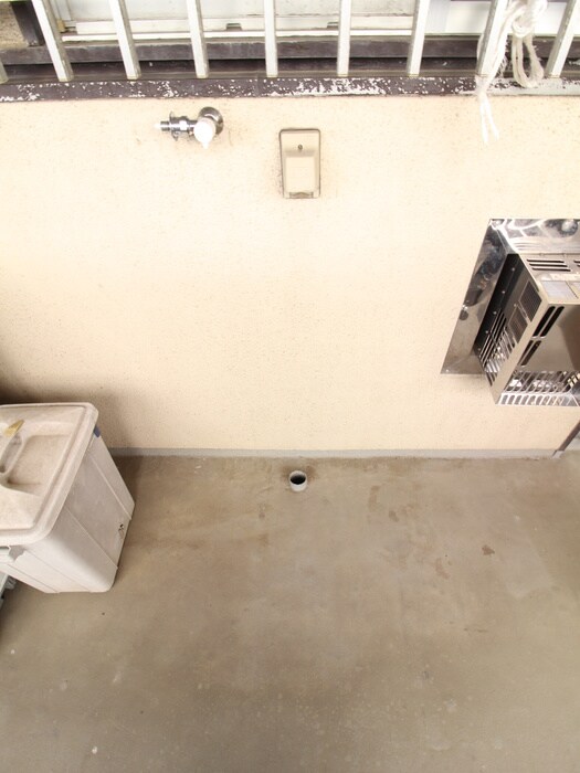 物件内観写真12　(洗濯機置場)