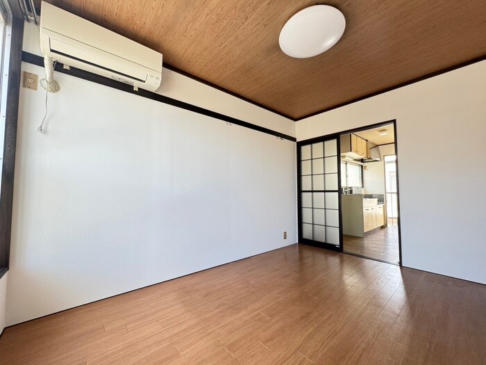 物件内観写真10　(居室)