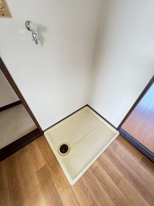 物件内観写真15　(洗濯機置場)