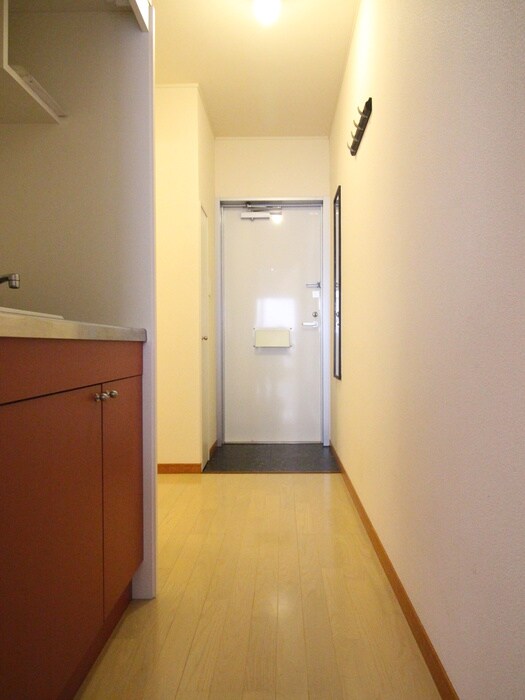 物件内観写真18　(廊下)