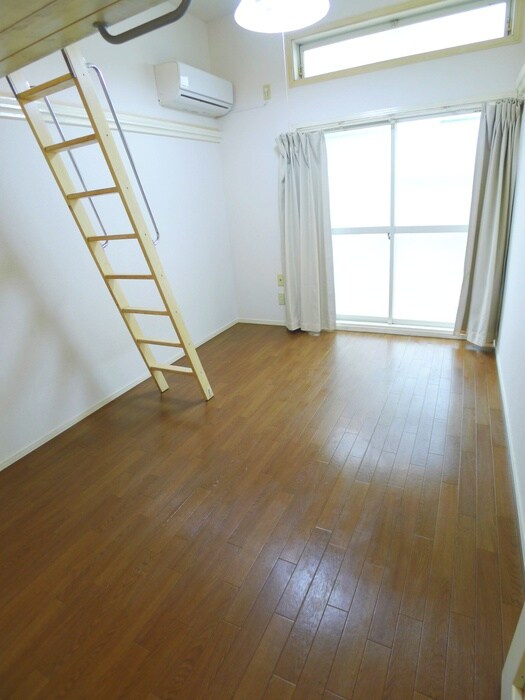 物件内観写真9　(室内からの展望)