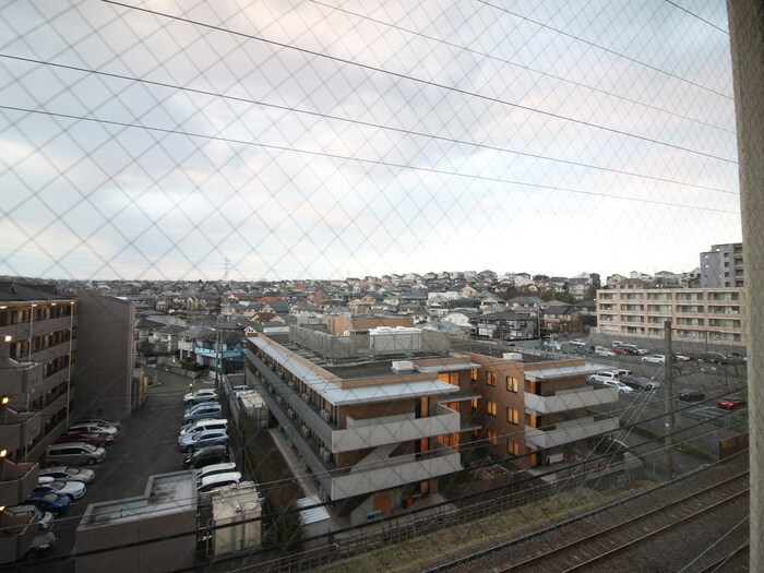 物件内観写真20　(室内からの展望)