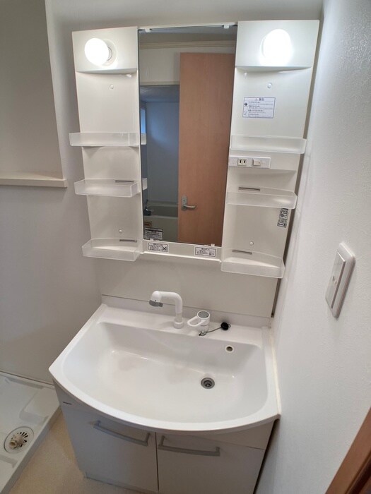 物件内観写真13　(洗面)