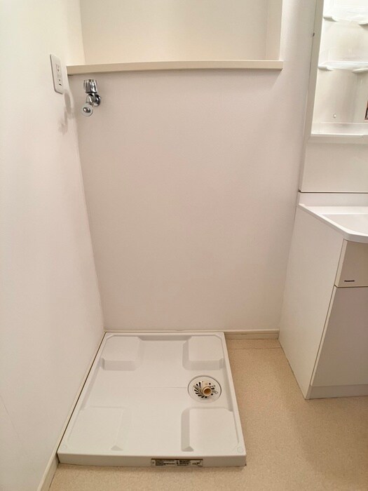 物件内観写真14　(洗濯機置場)