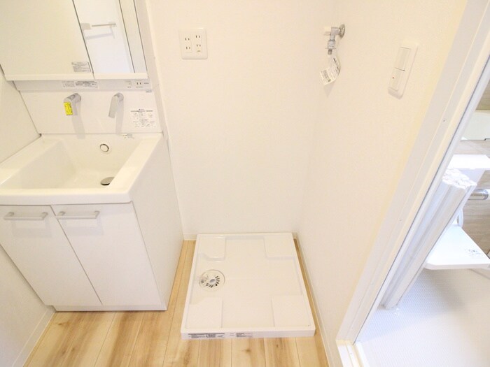 物件内観写真17　(洗濯機置場)