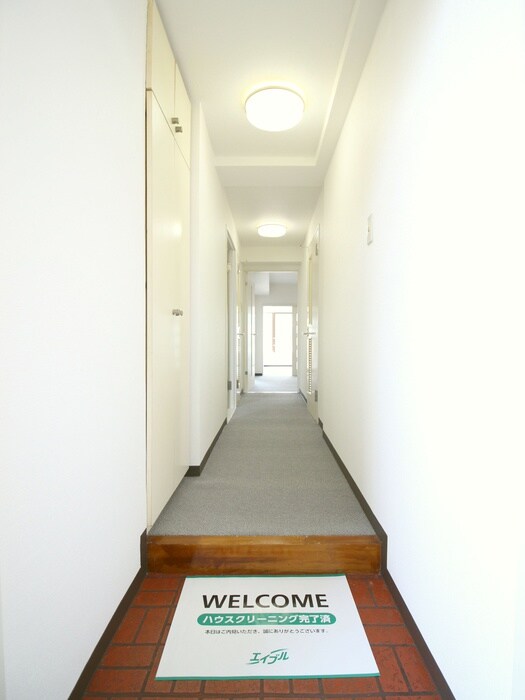 物件内観写真16　(玄関)