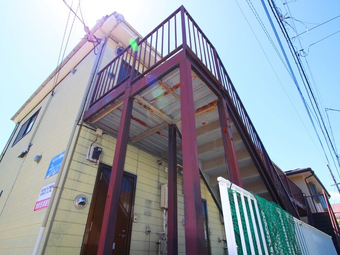 物件外観写真2　(エントランス部分)