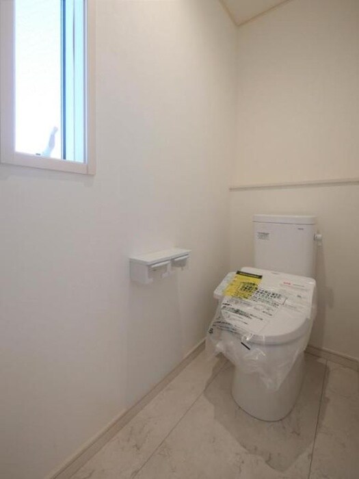 物件内観写真8　(トイレ)