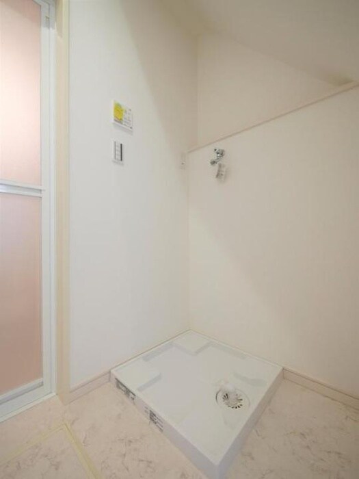 物件内観写真9　(洗濯機置場)