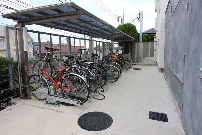 物件外観写真5　(駐輪場)