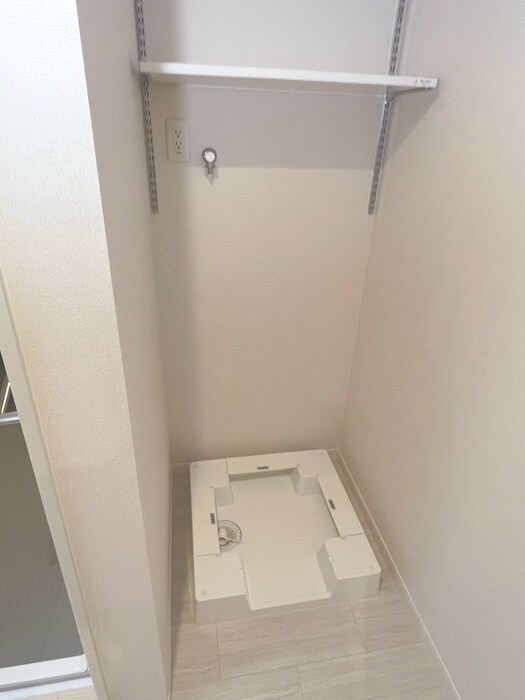 物件内観写真11　(洗濯機置場)