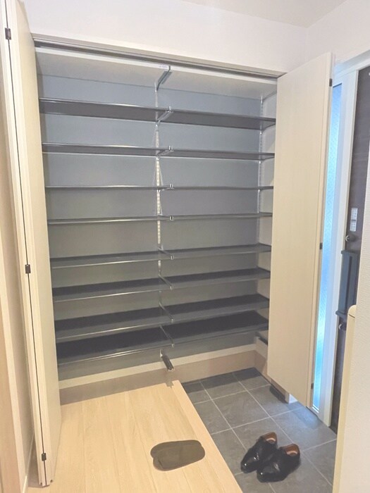 物件内観写真15　(靴箱)