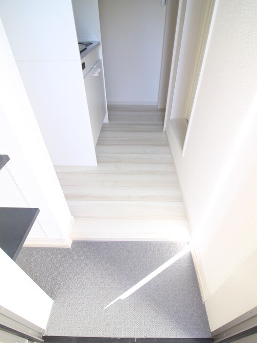 物件内観写真16　(玄関)