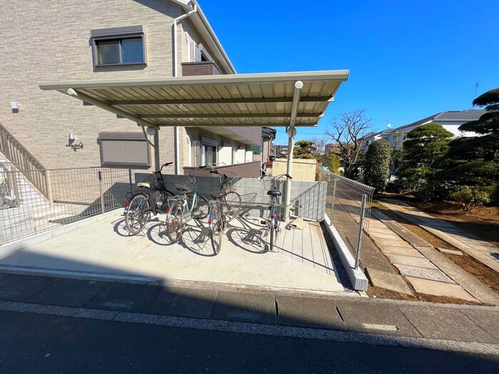 物件外観写真4　(駐輪場)