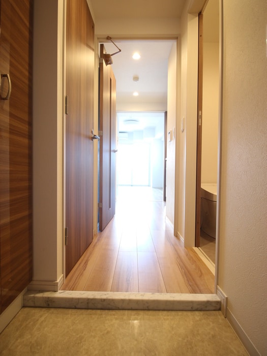 物件内観写真7　(玄関)