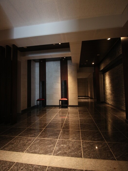 物件外観写真4　(エントランス部分)