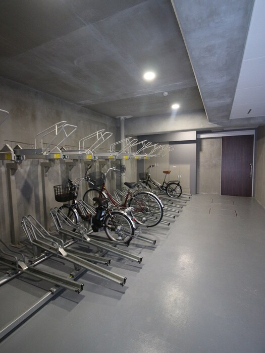 物件外観写真6　(駐輪場)