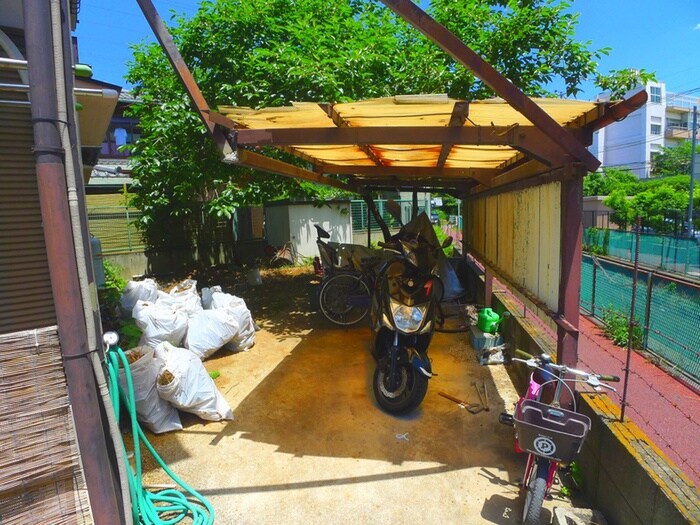 物件外観写真4　(駐輪場)