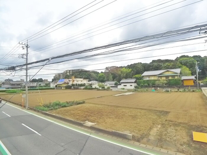 物件内観写真16　(室内からの展望)