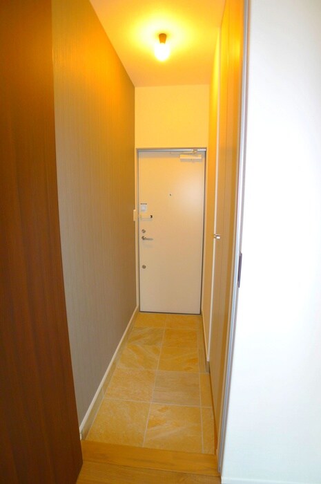 物件内観写真16　(玄関)