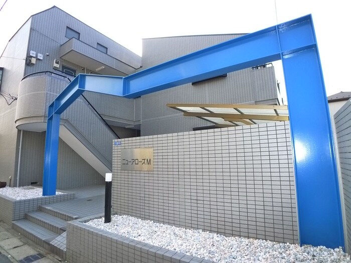 物件外観写真4　(エントランス部分)