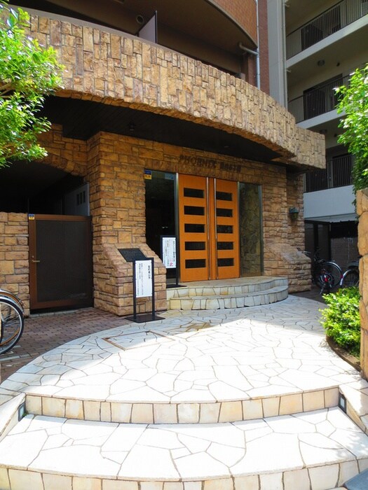 物件外観写真2　(エントランス部分)